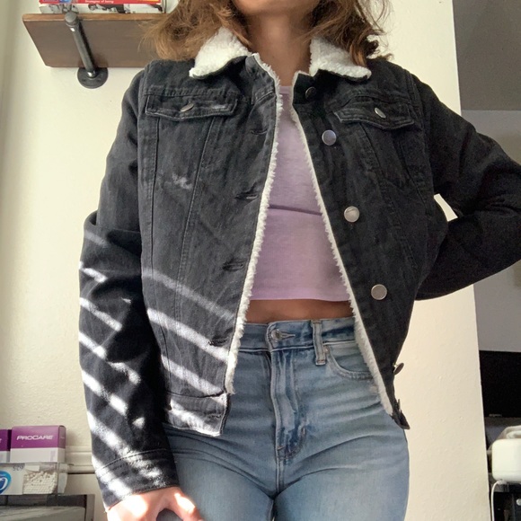 Black fur lined jean jacket - Picture 3 of 3